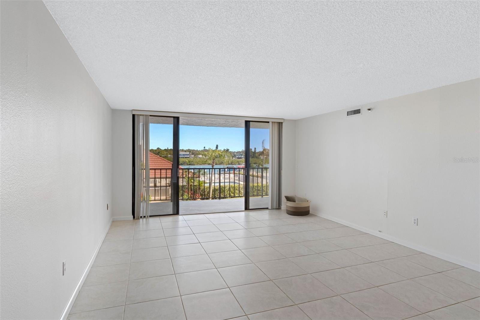 19111 Vista Bay Dr #204 photo 5