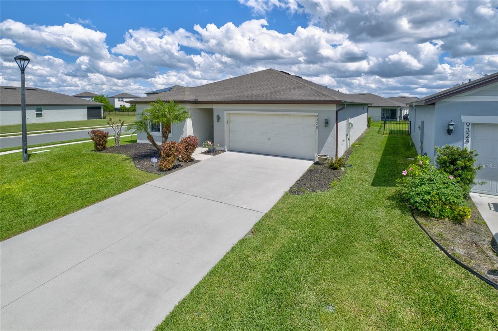 9328 Royal River Cir photo 2