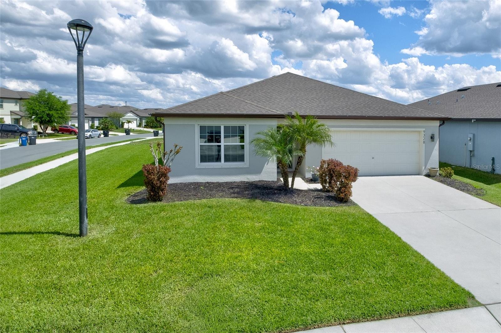 9328 Royal River Cir photo 4