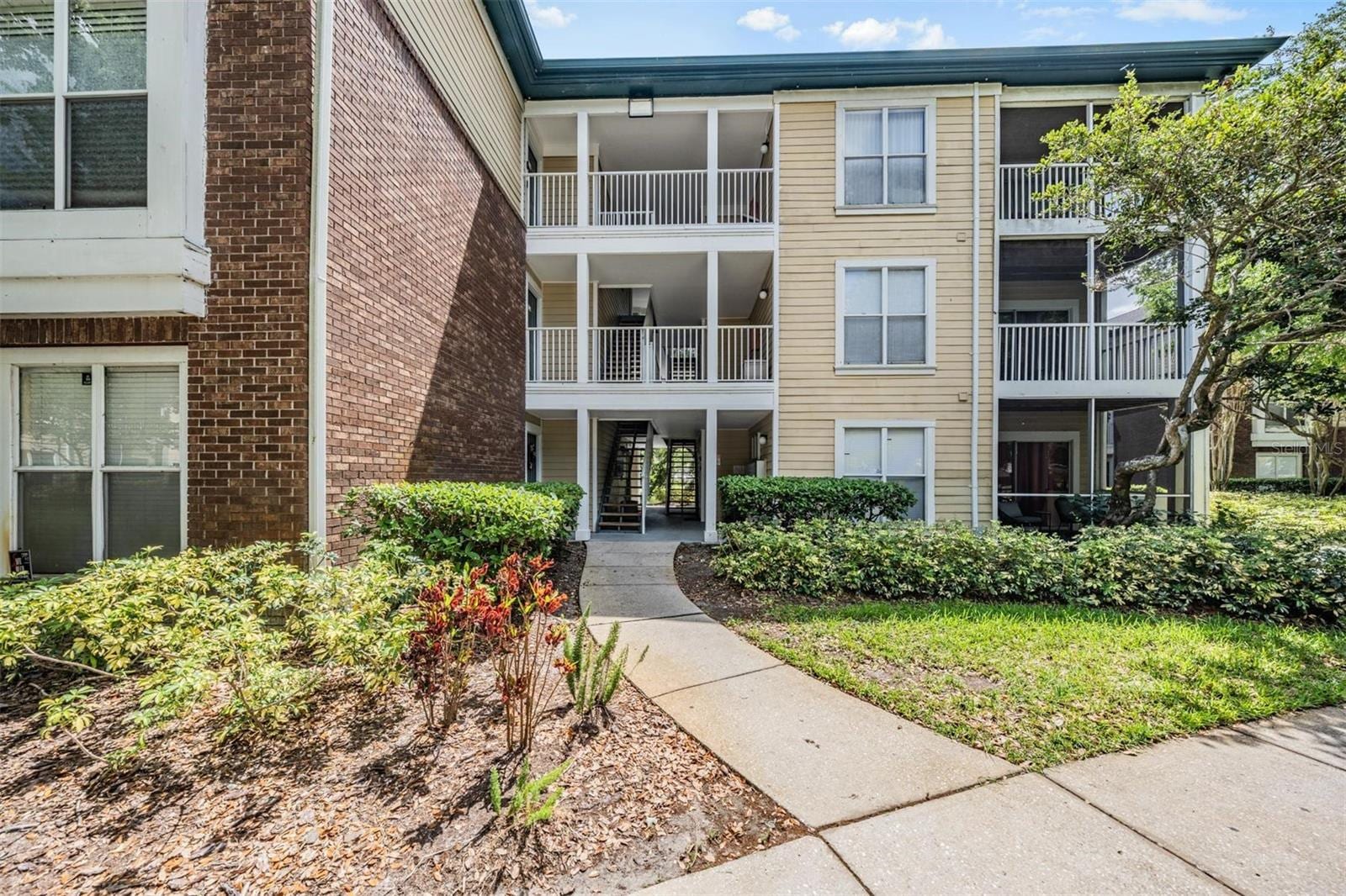 10024 Strafford Oak CT #802 photo 2