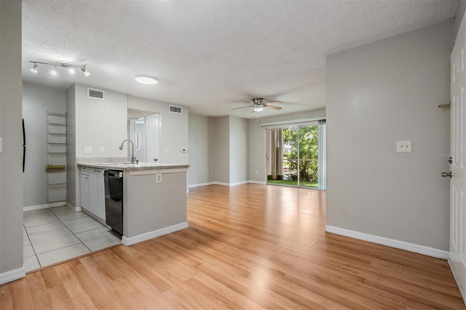 10024 Strafford Oak CT #802 photo 4