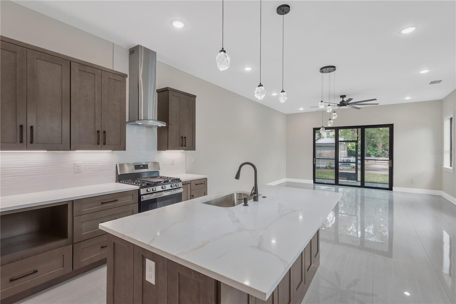 6021 Interbay #1 photo 3