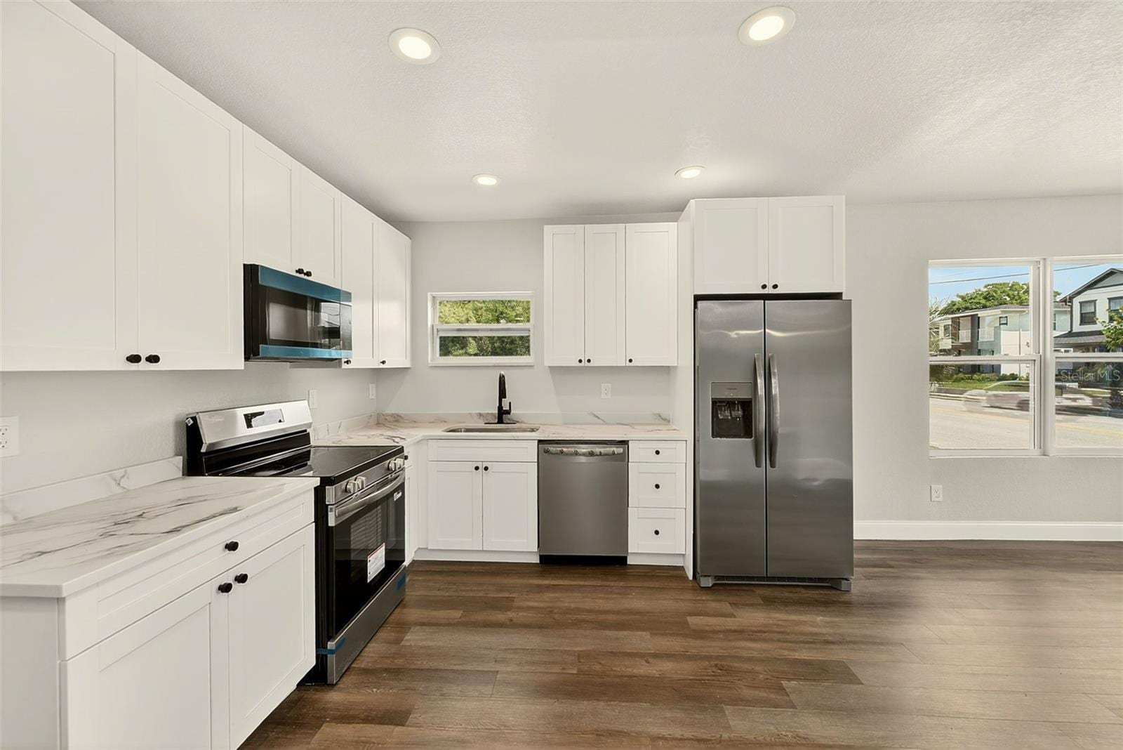 206 N MacDill Ave photo 3