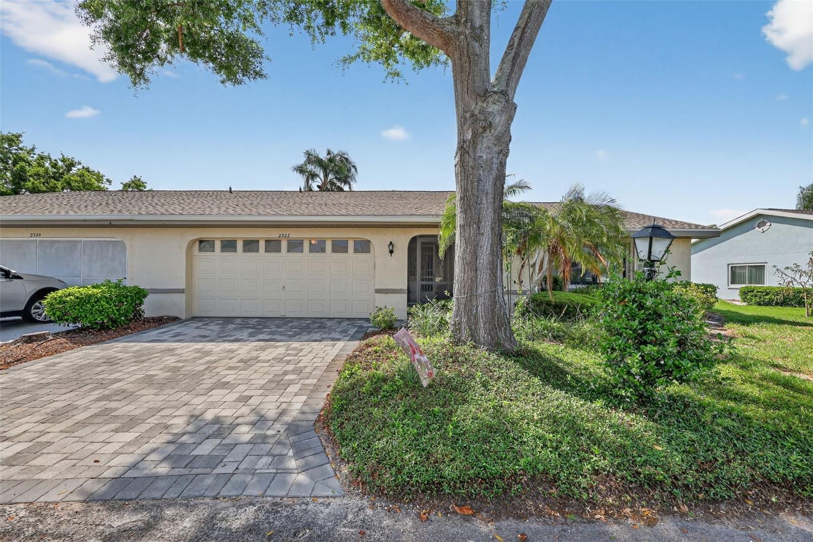 2322 Lancaster Dr photo 3