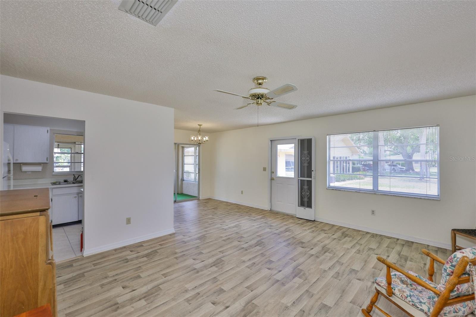 1904 Canterbury Ln #18 photo 3