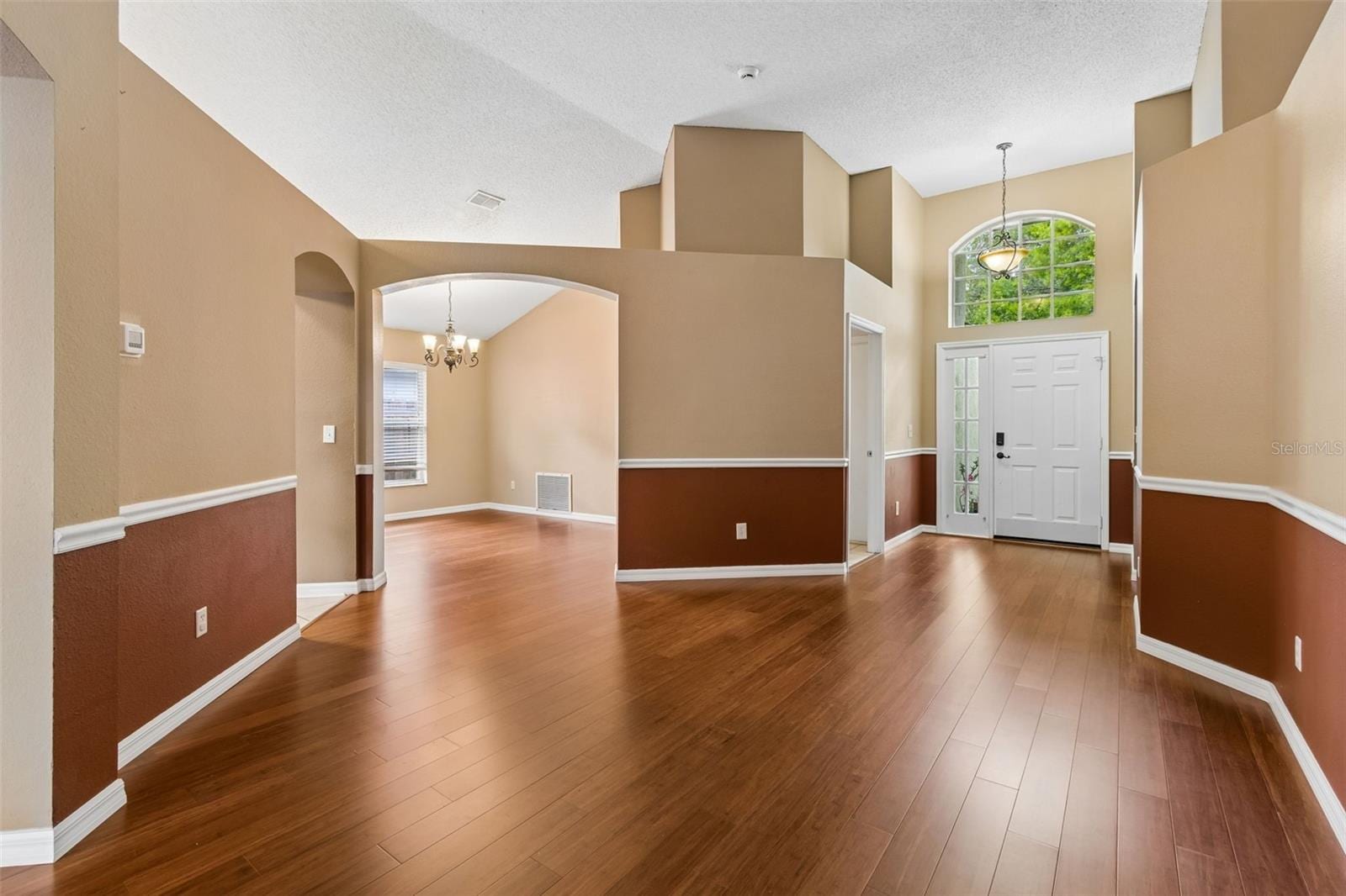5646 Paddock Trail Dr photo 3
