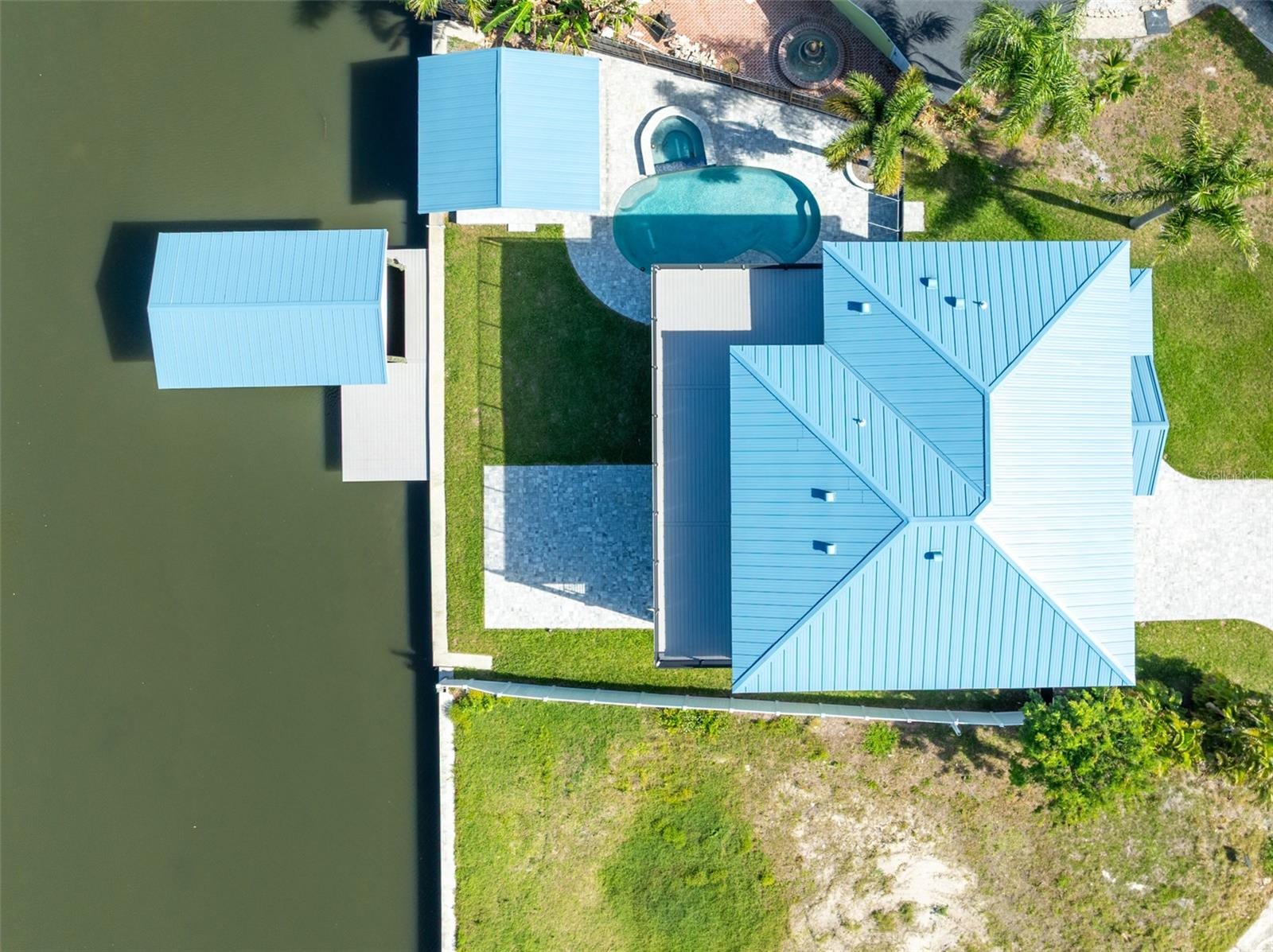 8717 Driftwood Dr photo 4