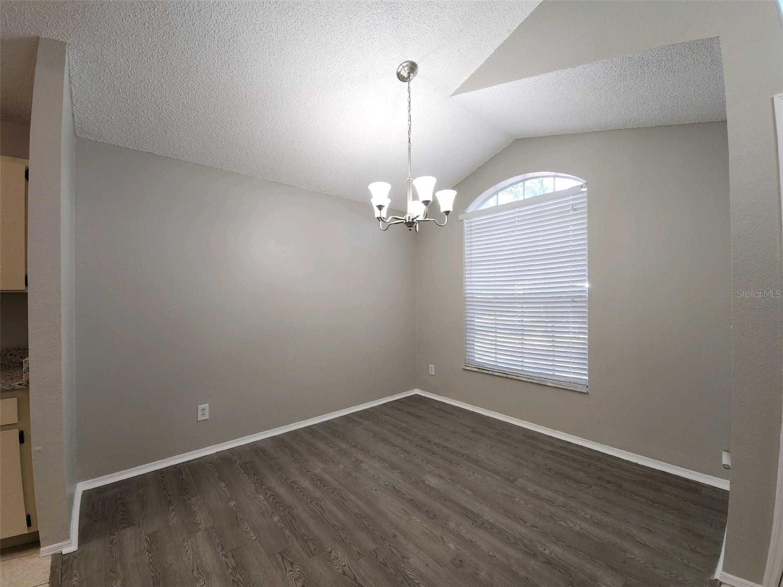 8710 Triple Oaks Rd photo 3