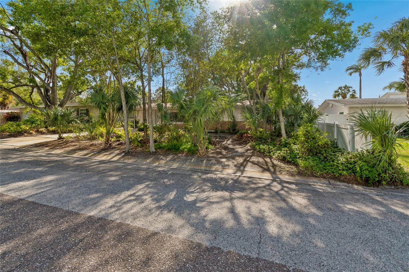4703 S Renellie Dr photo 4