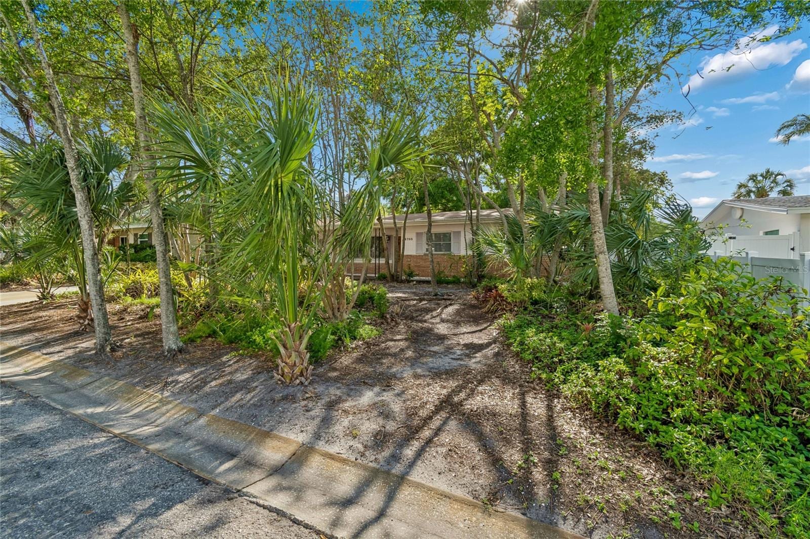 4703 S Renellie Dr photo 5