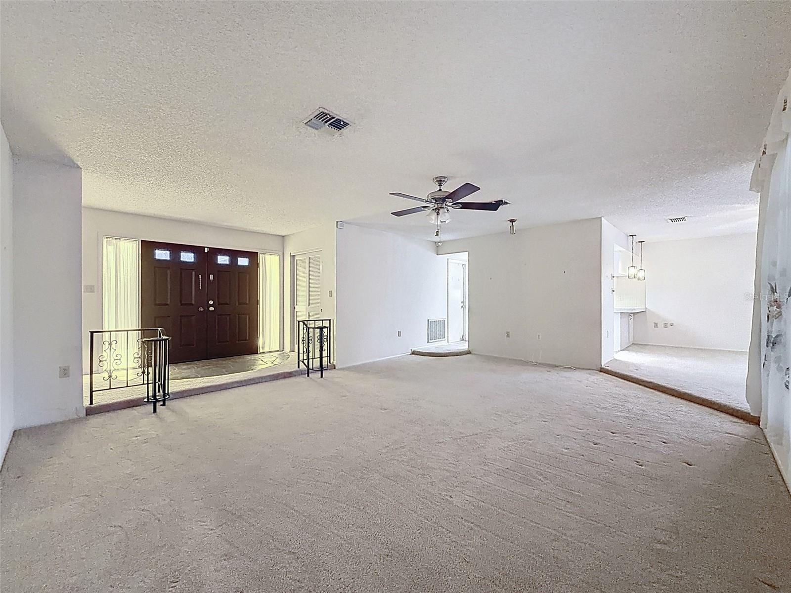 9811 Woodstock Ln photo 5