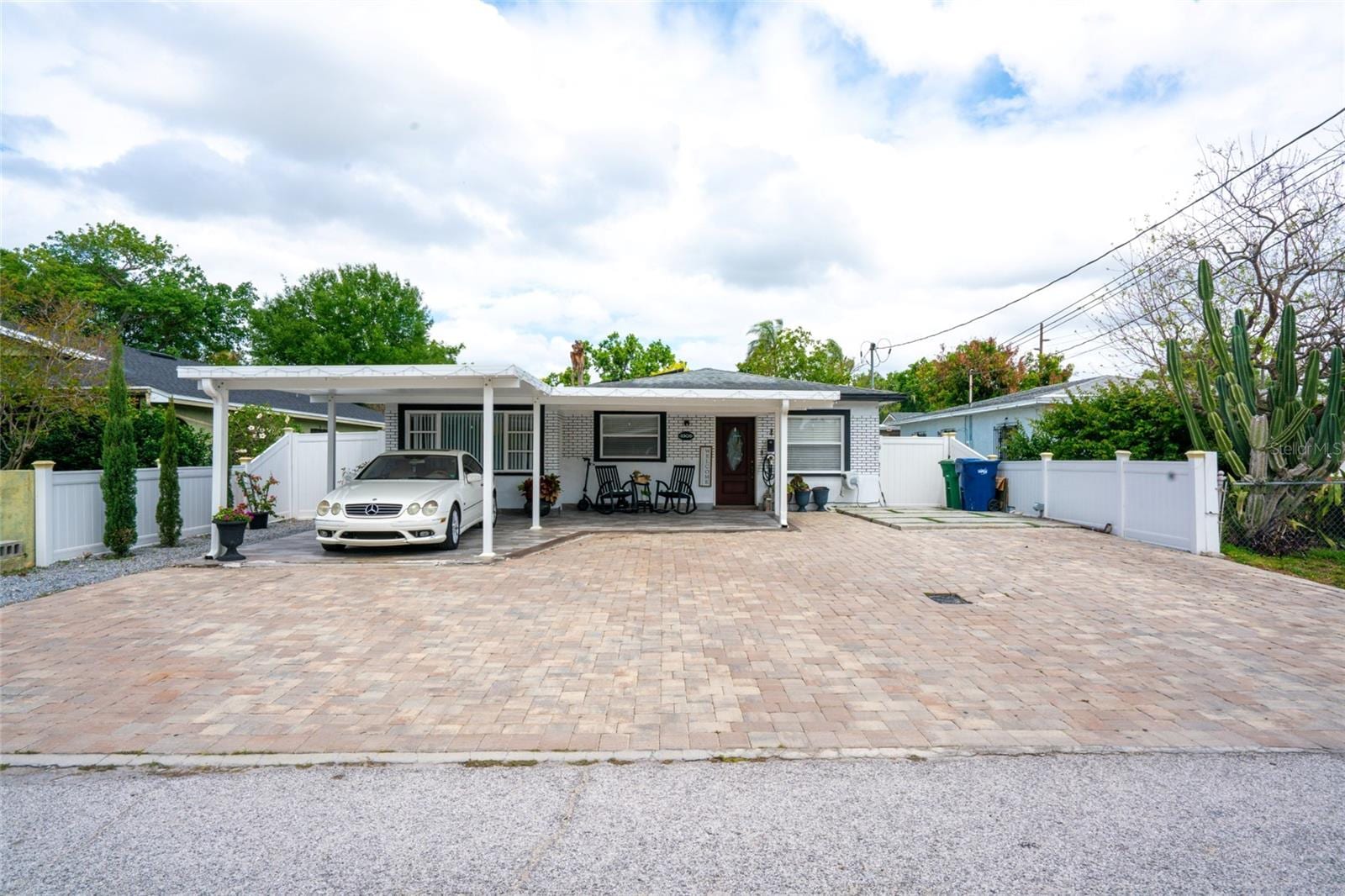 3305 W Aileen St photo 3