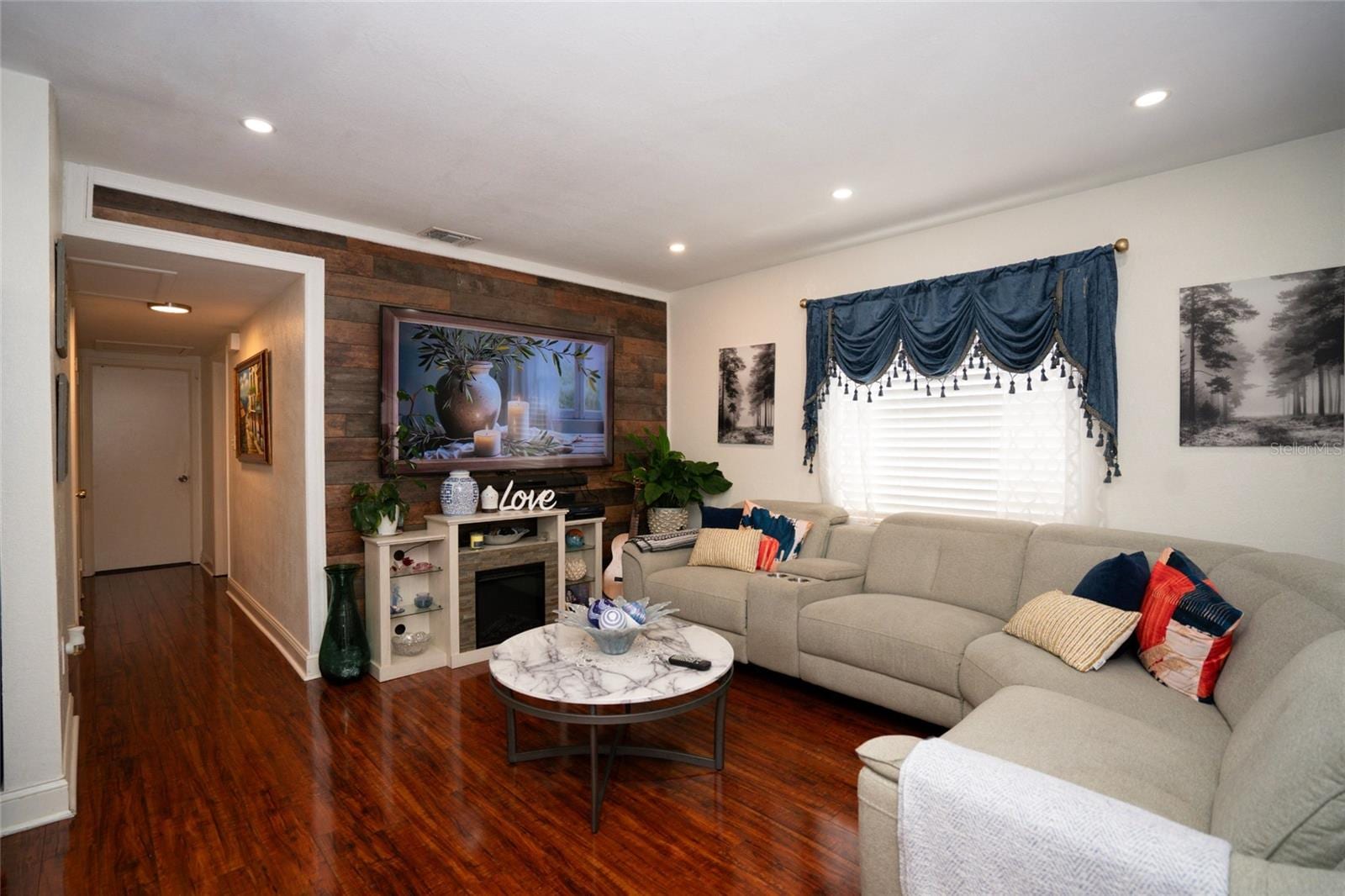 3305 W Aileen St photo 5