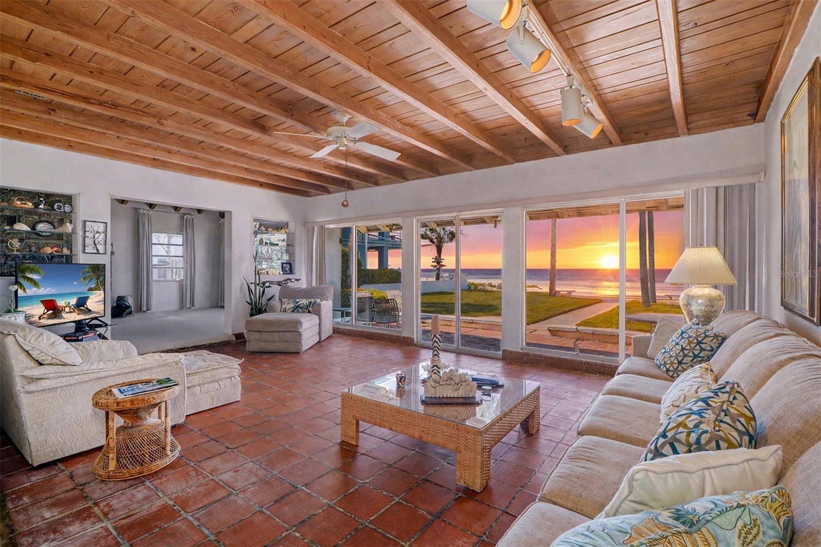 18206 Sunset Blvd photo 5
