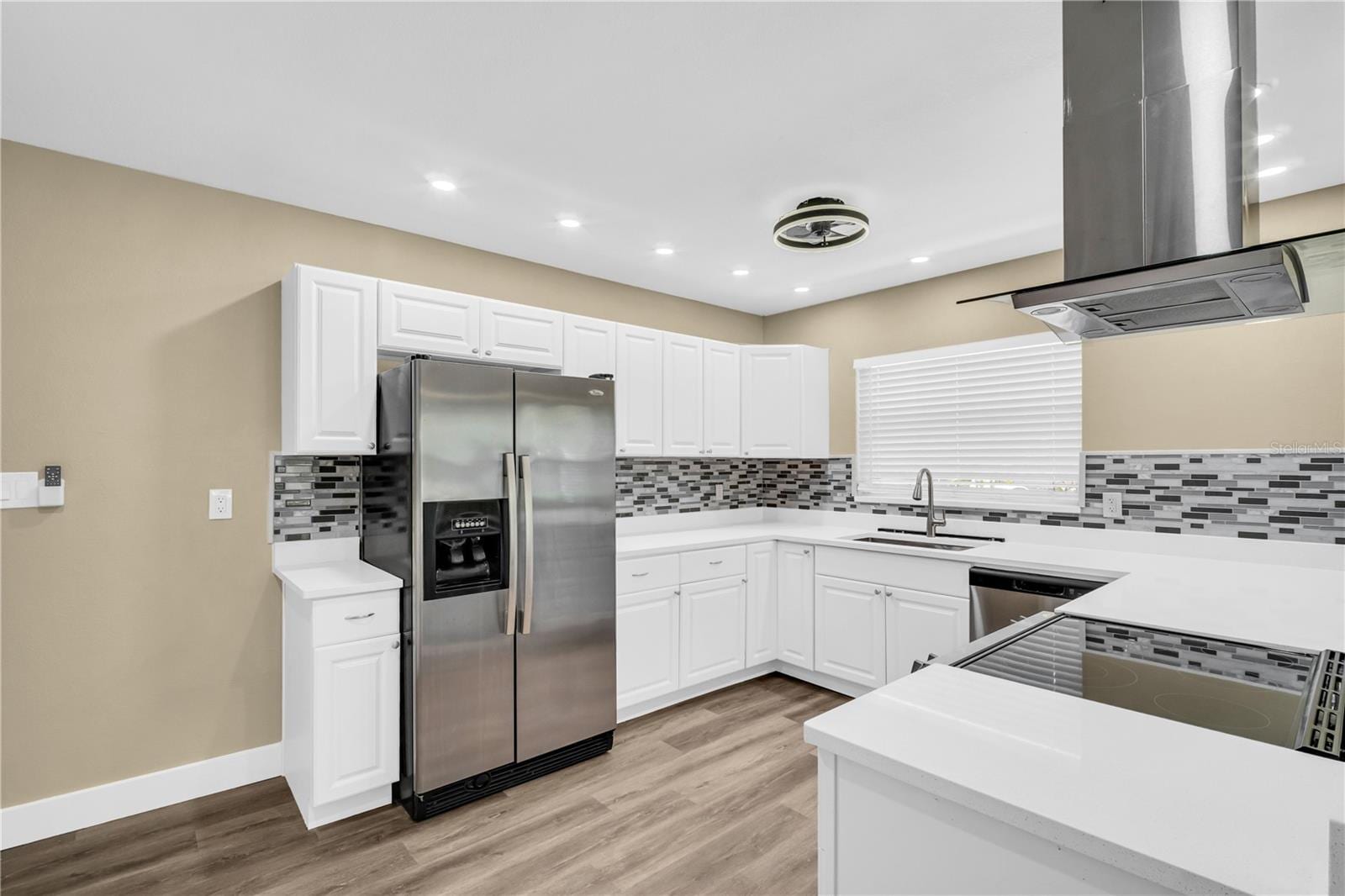 1001 Jasmine Way photo 4
