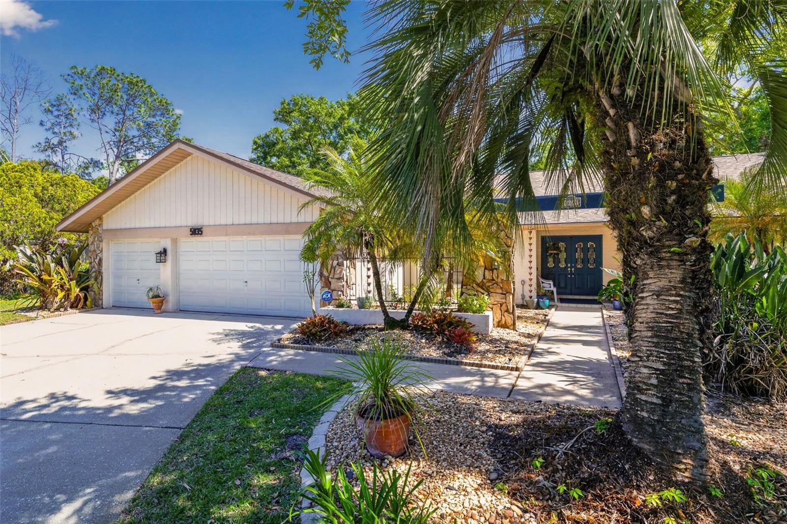 5035 Barrowe Dr photo 3