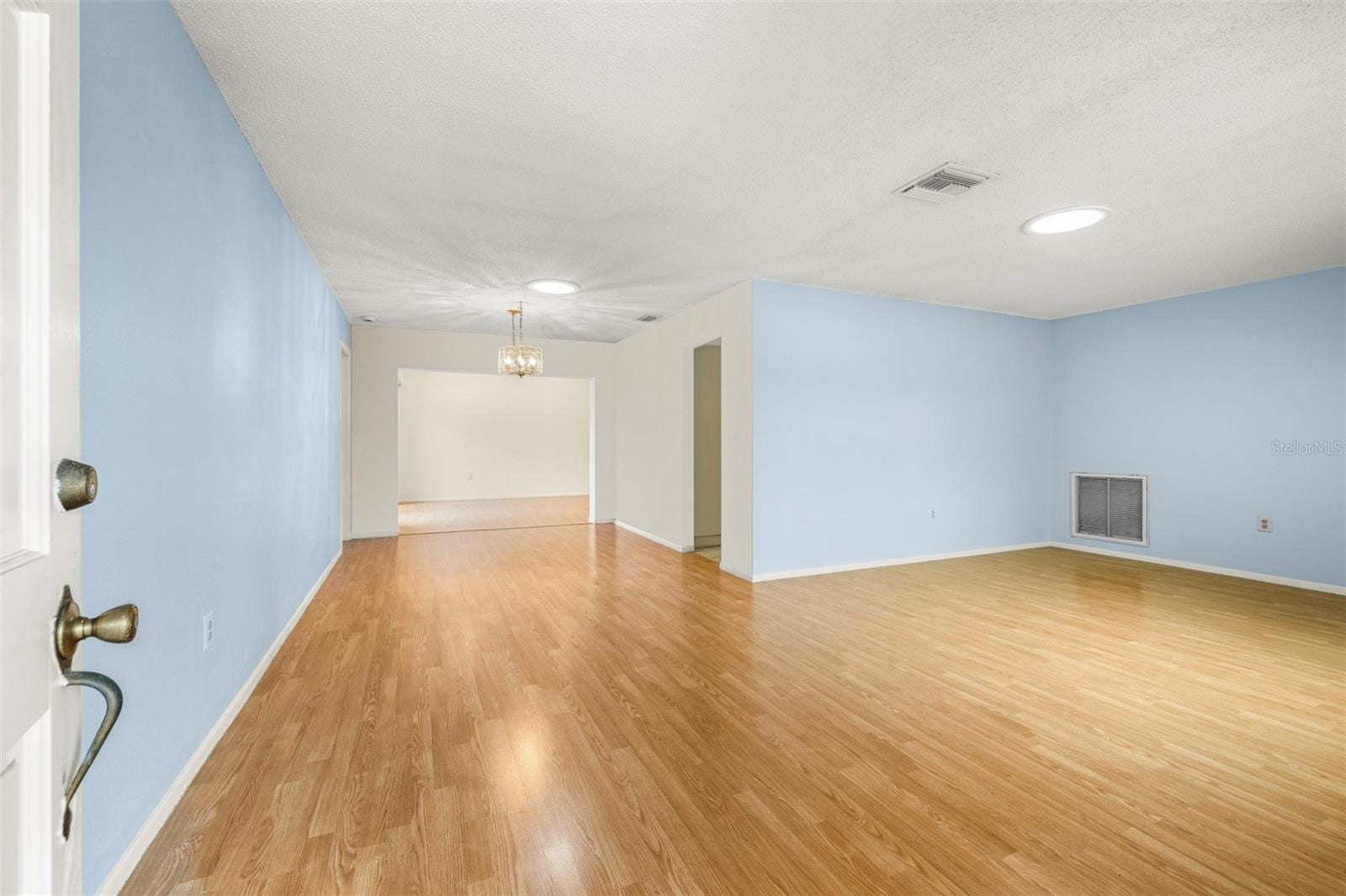 13004 Serpentine Dr photo 5