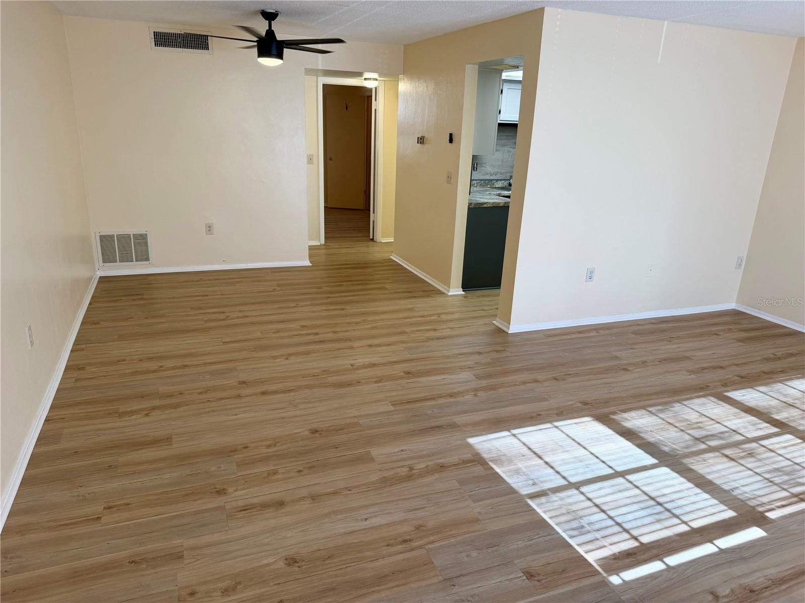 1320 Moreland Dr #12 photo 4