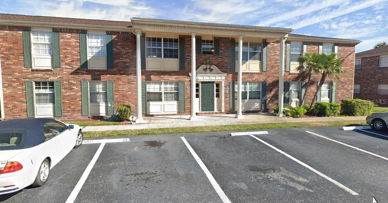 1920 E Edgewood Dr #J8 photo 2
