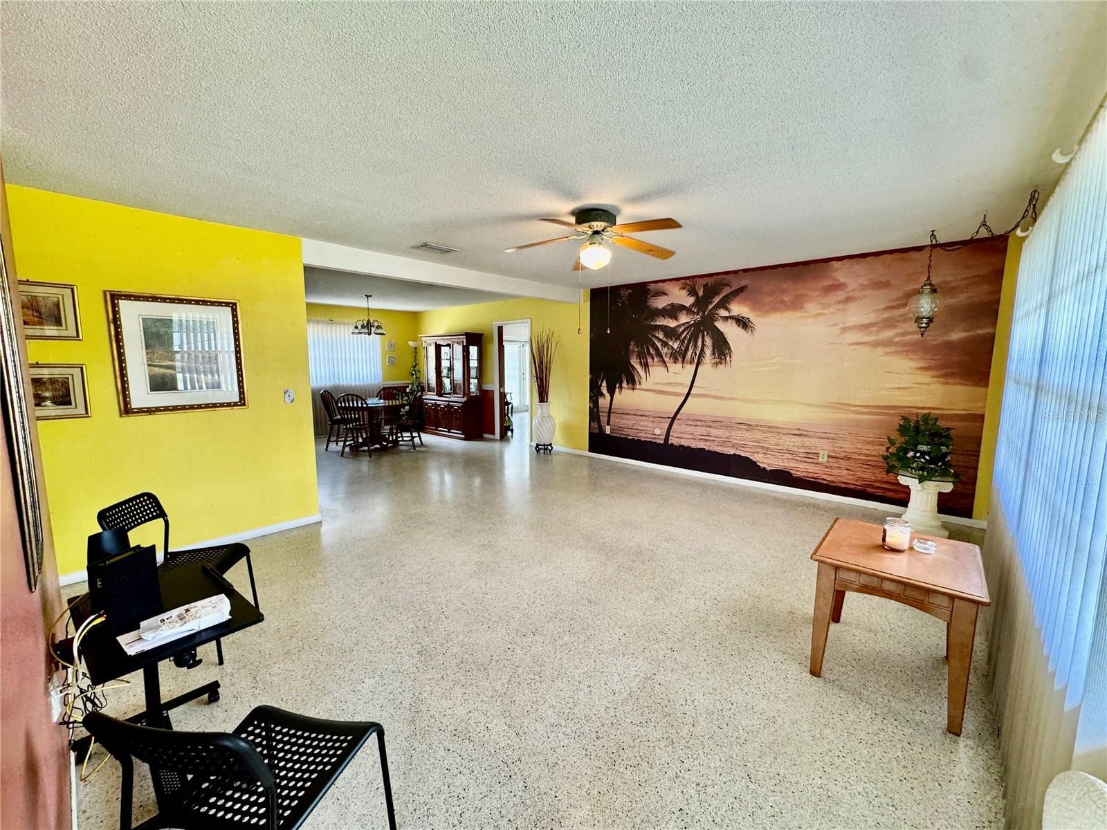 2550 Gress Ln photo 2