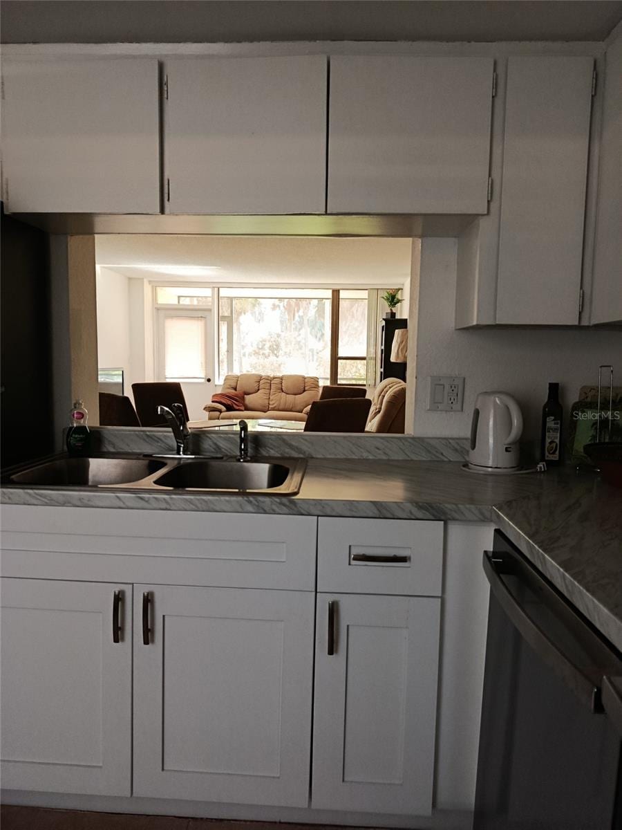 2614 Cove Cay Dr #104 photo 4