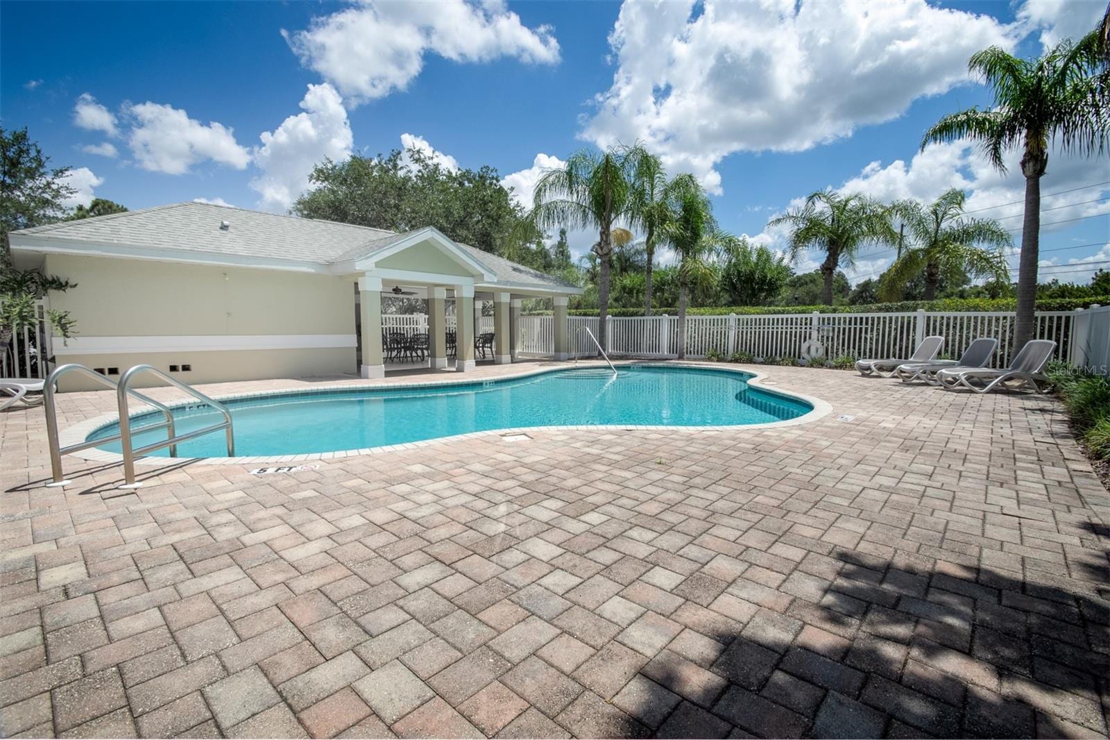 403 Harbor Ridge Dr photo 4
