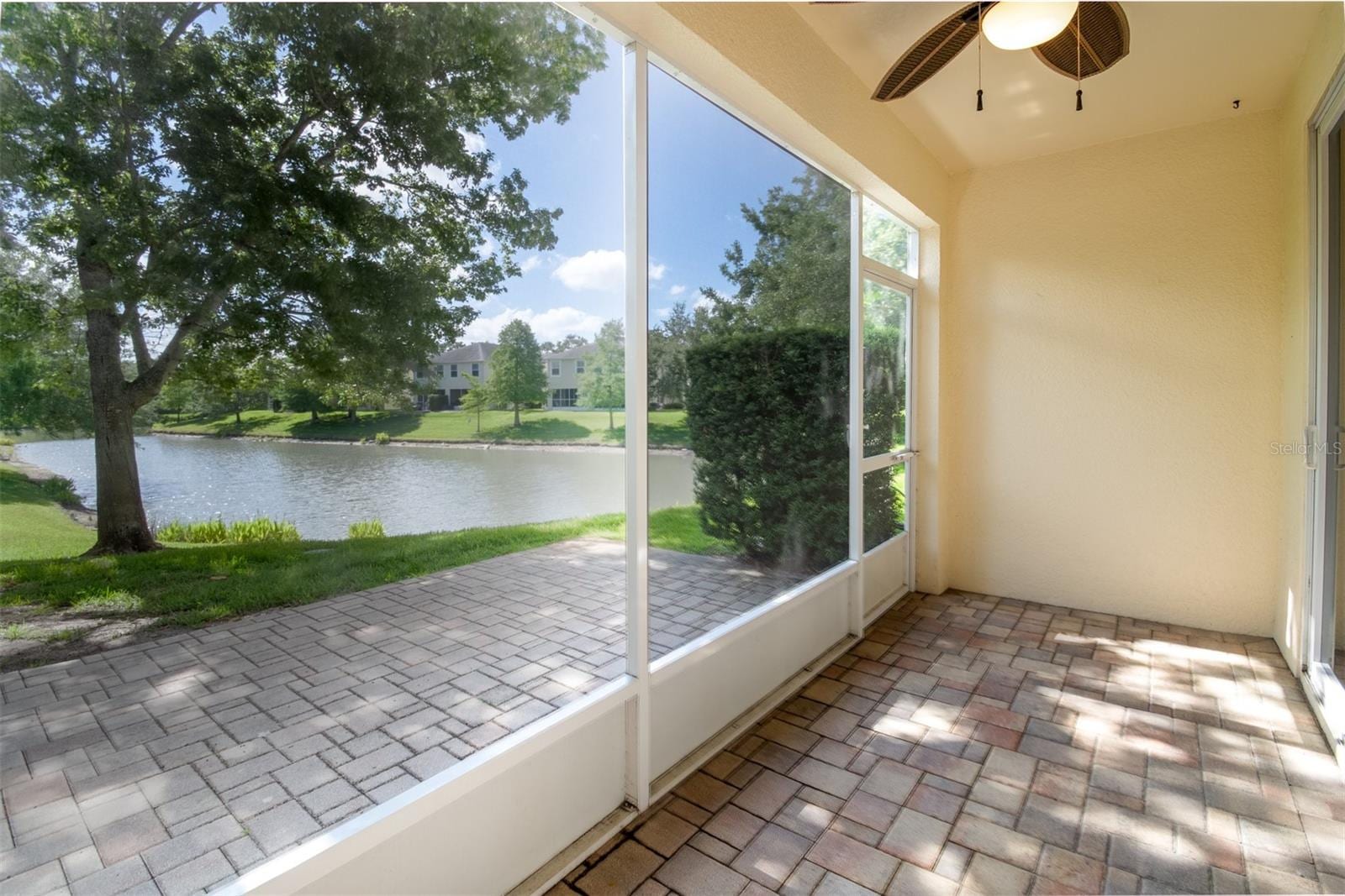 403 Harbor Ridge Dr photo 2