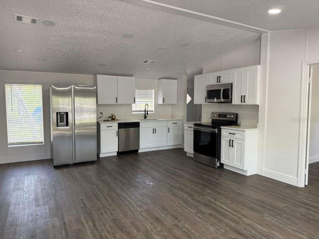 10350 Evergreen St photo 3
