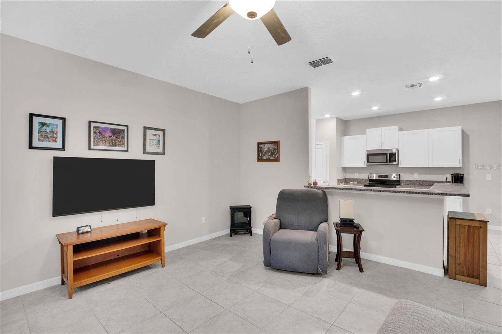 9579 Flourish Dr photo 5