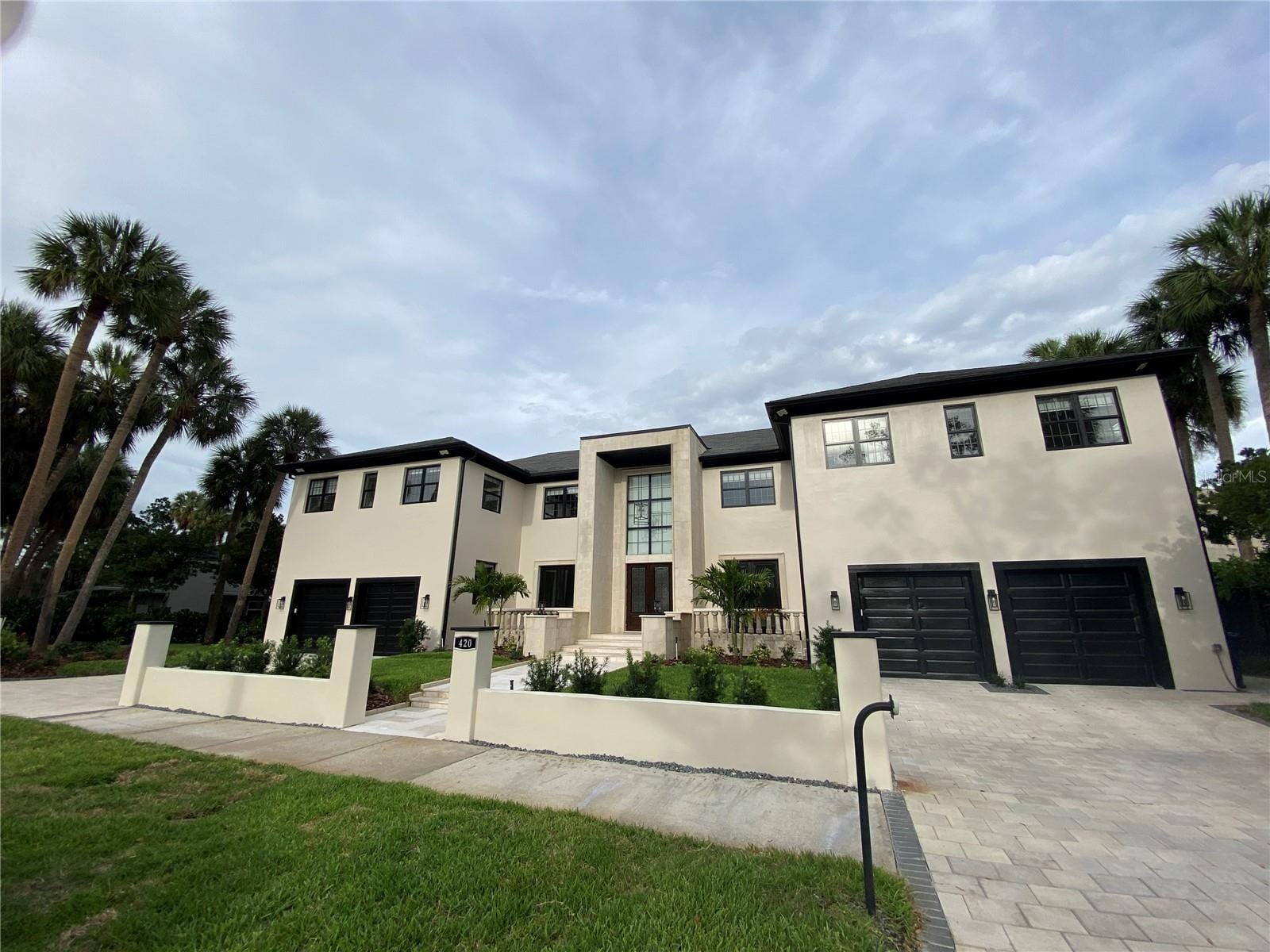 420 S Royal Poinciana Dr photo 4