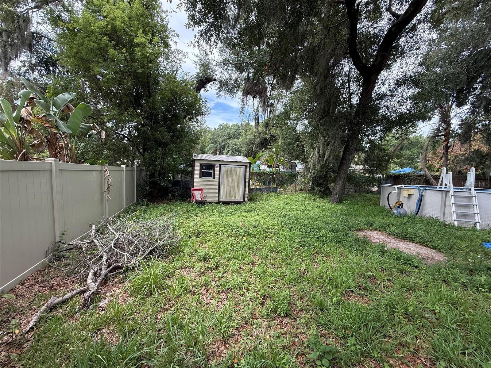 1311 E Sligh Ave photo 4