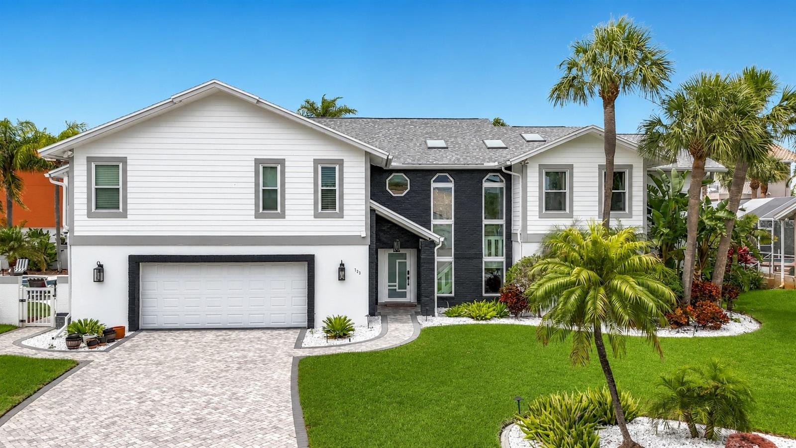 723 Pinta Dr photo 2