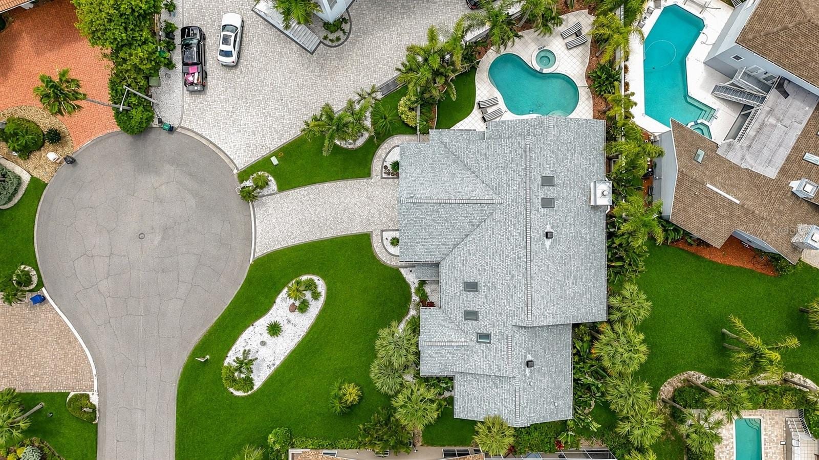 723 Pinta Dr photo 3