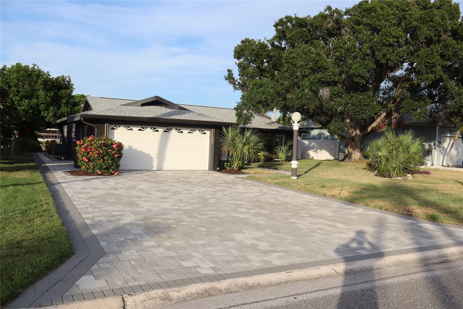 1019 Spindle Palm Way photo 2