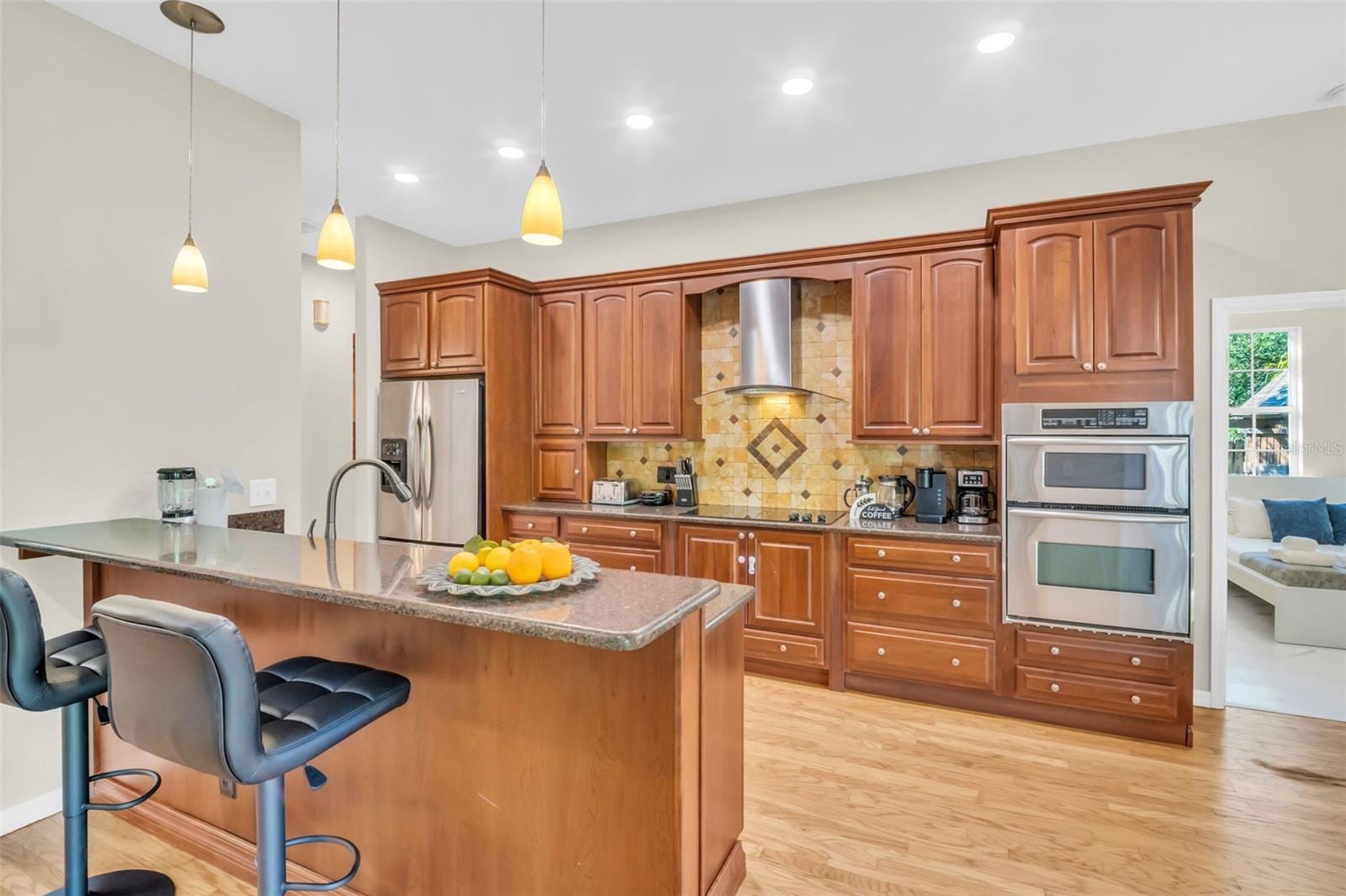 2270 Barbara Dr photo 4