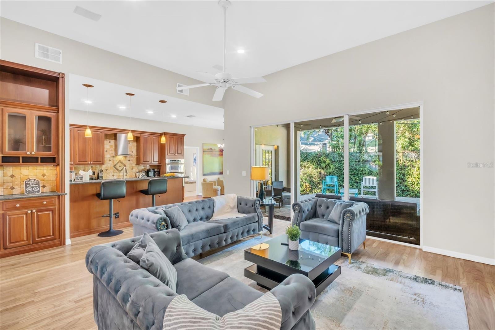2270 Barbara Dr photo 5