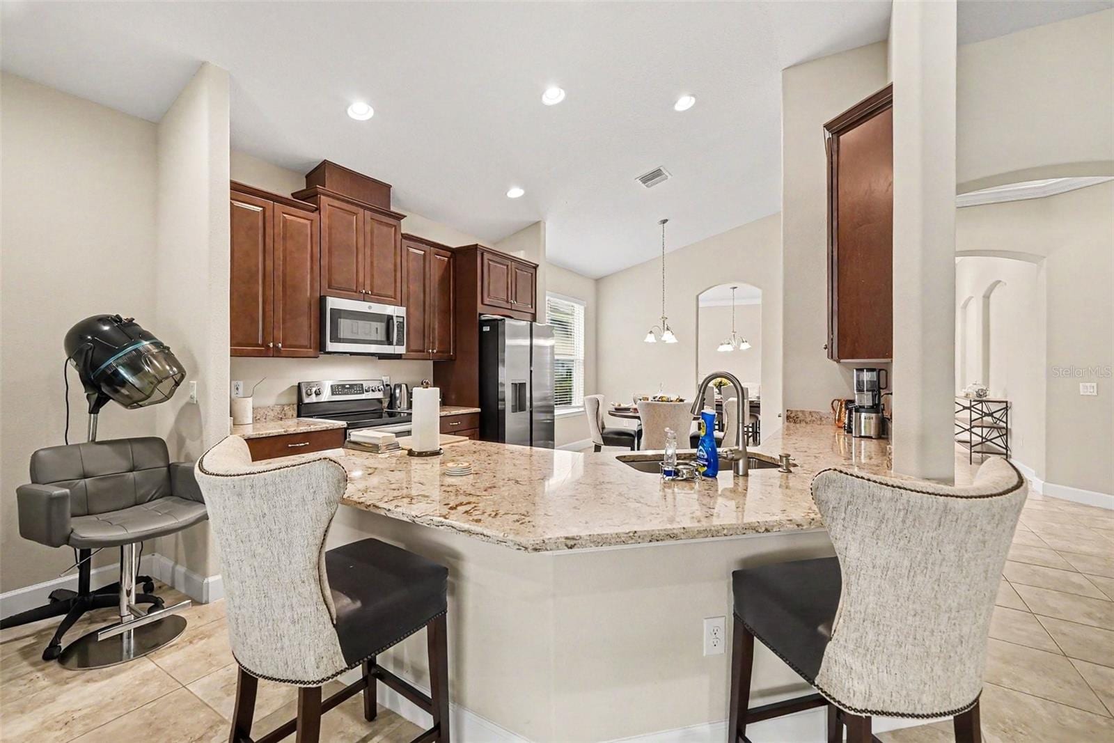 7907 Silver Clover CT photo 4