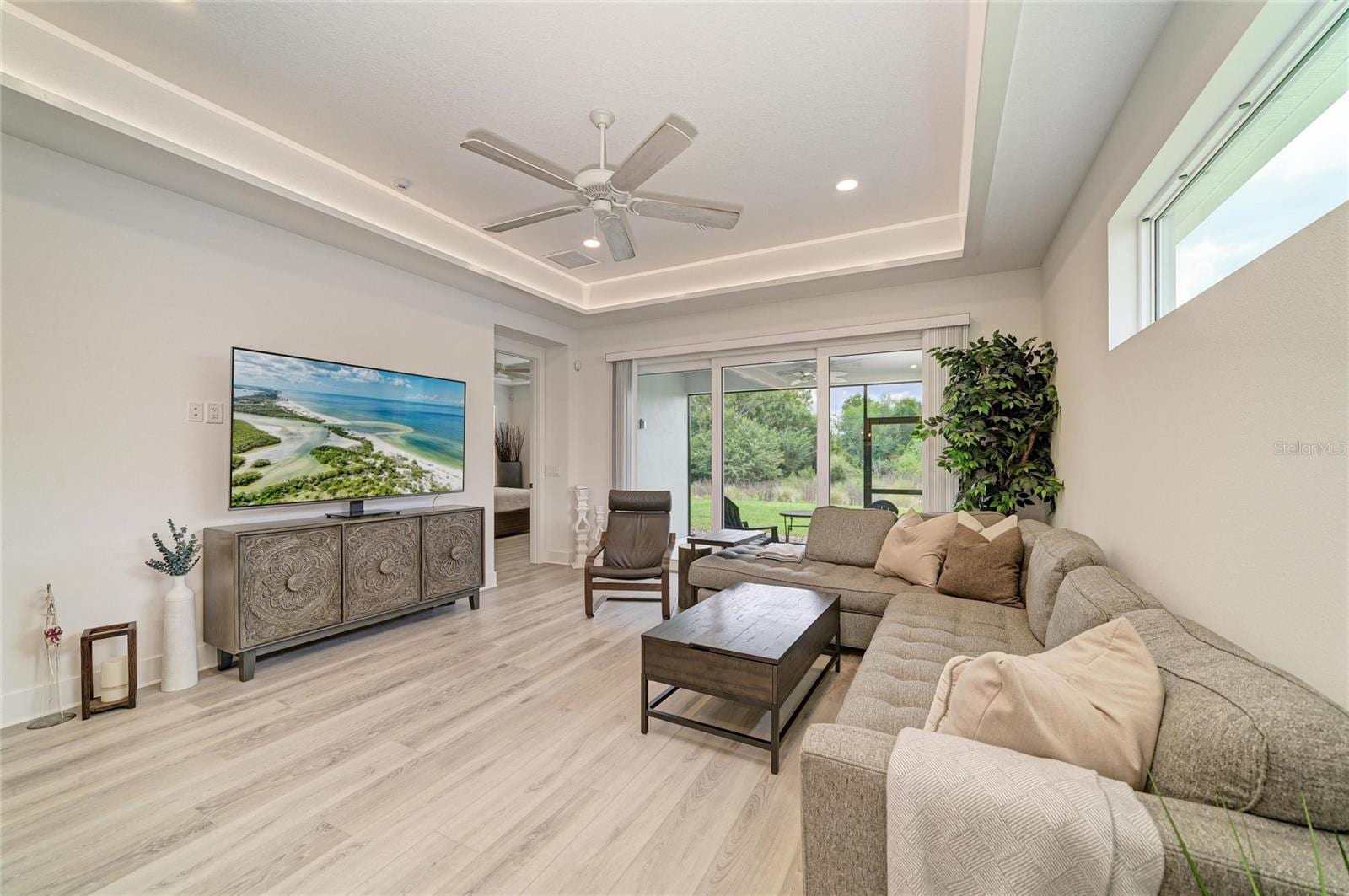 1047 Waterline CT photo 4