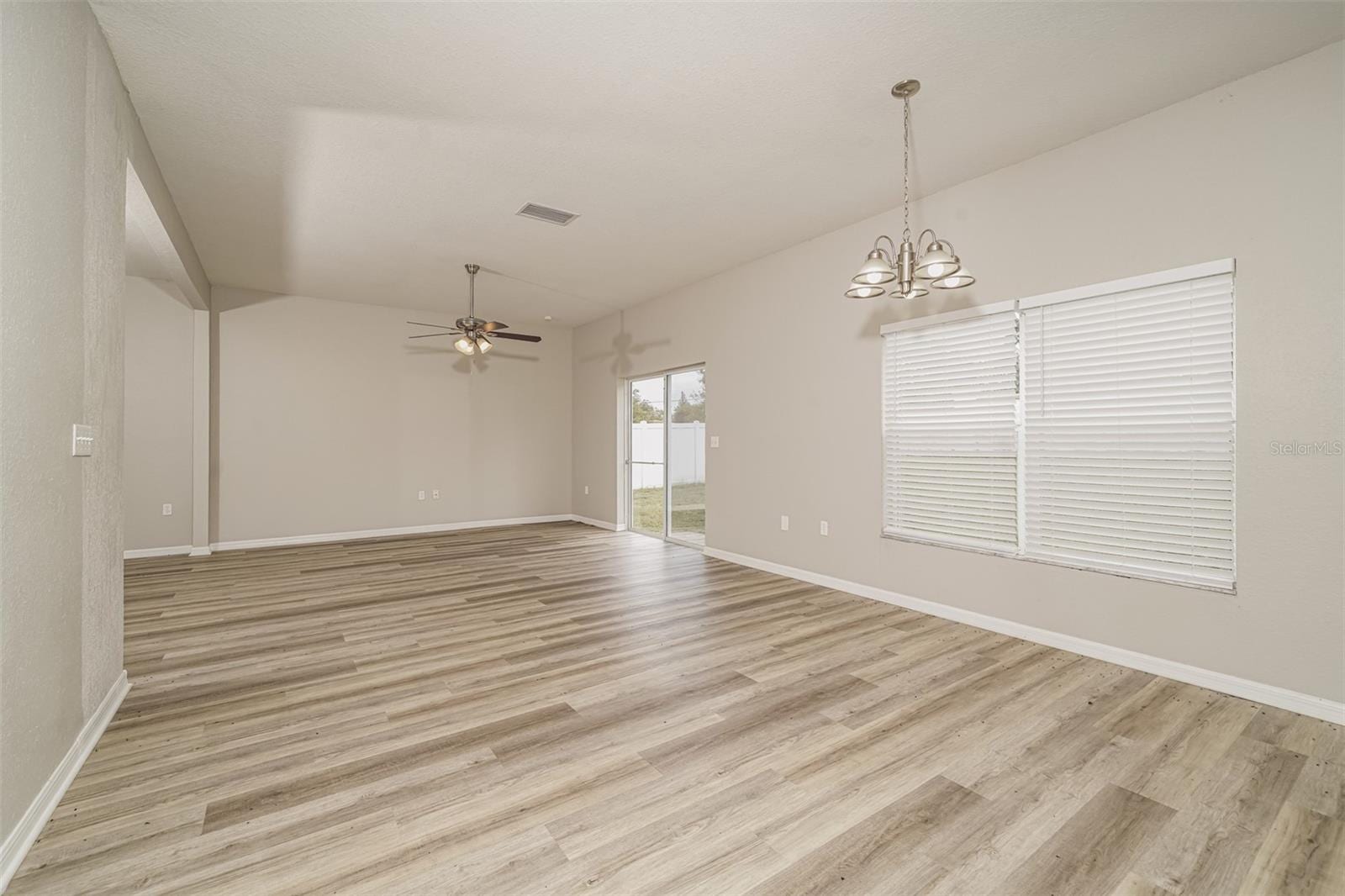 8870 Pebblebrooke Dr photo 5