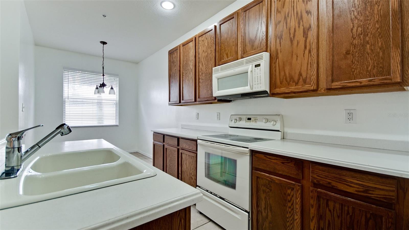 3497 Parkridge Cir #16-102 photo 4