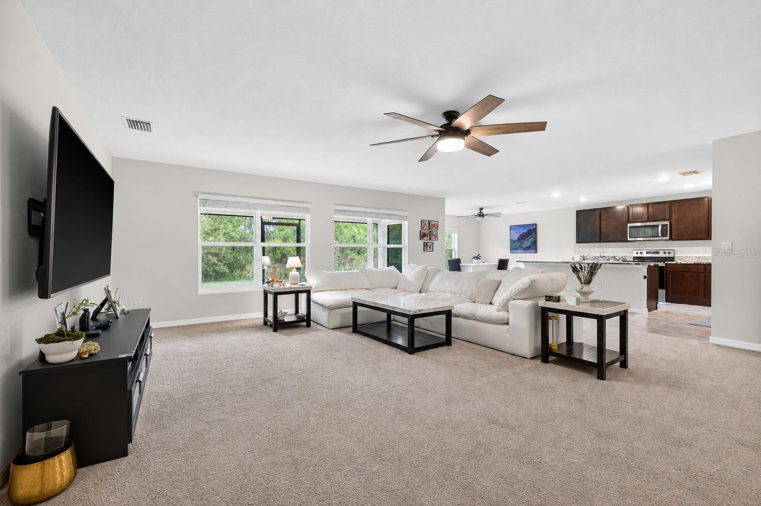 5442 Diantha Way photo 3