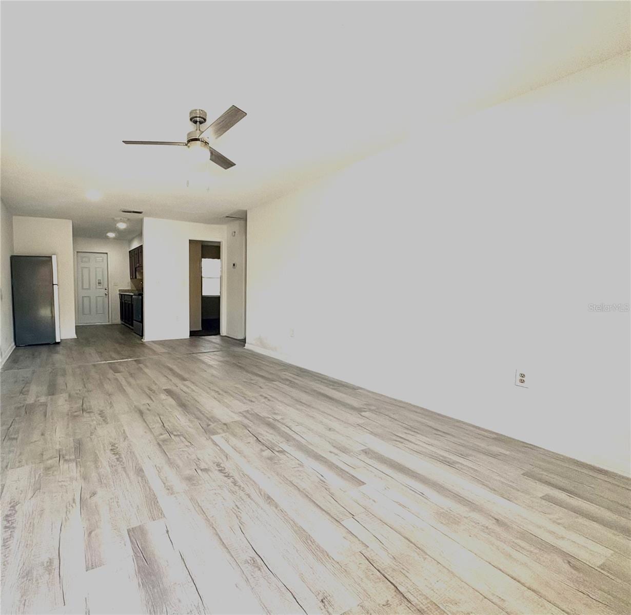 468 Oregon Ave photo 2