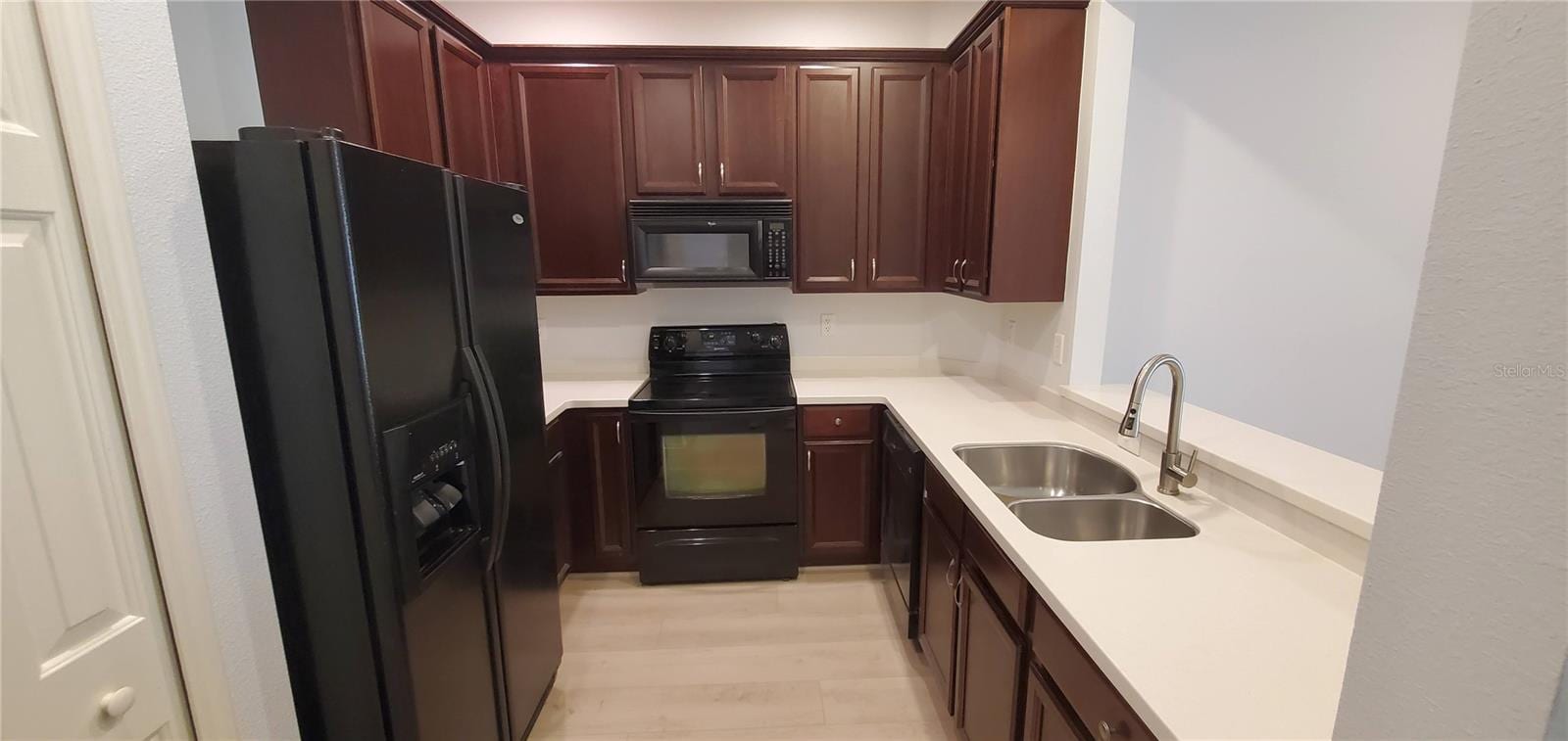 3757 Parkridge Cir #5-106 photo 5