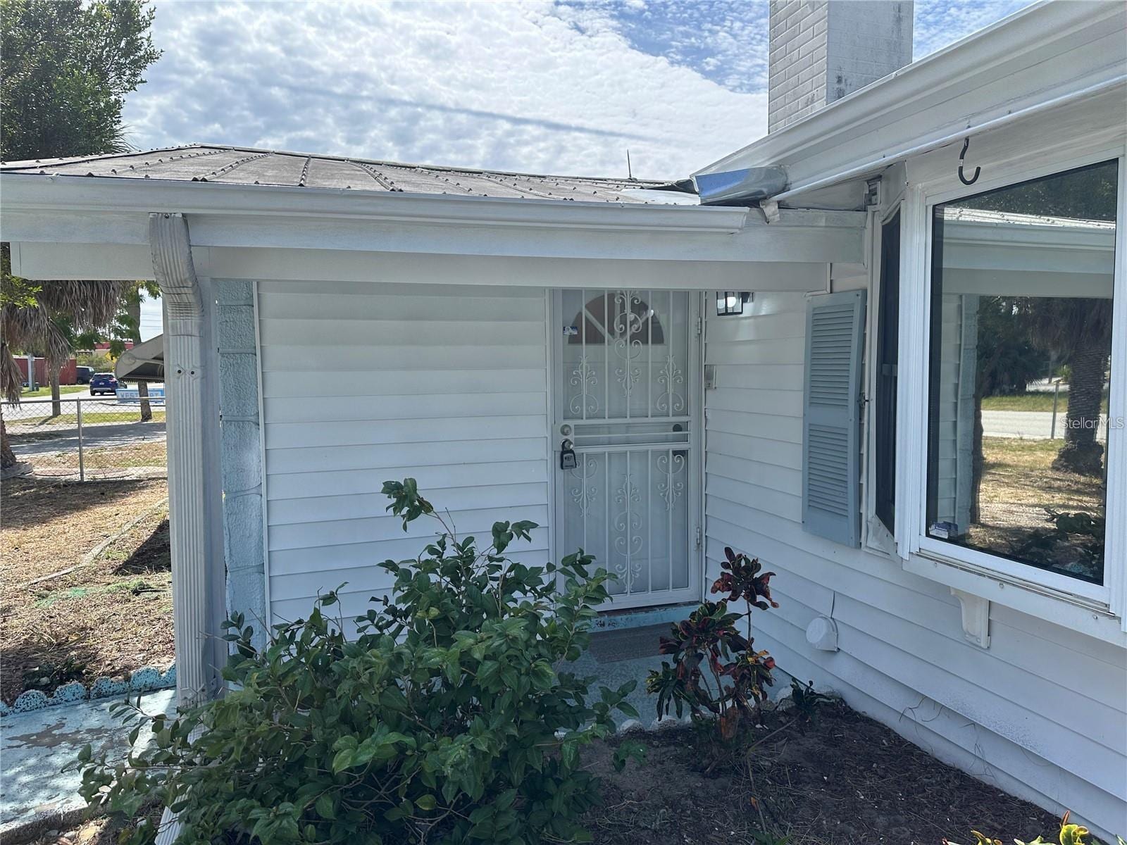9741 Scenic Dr photo 2
