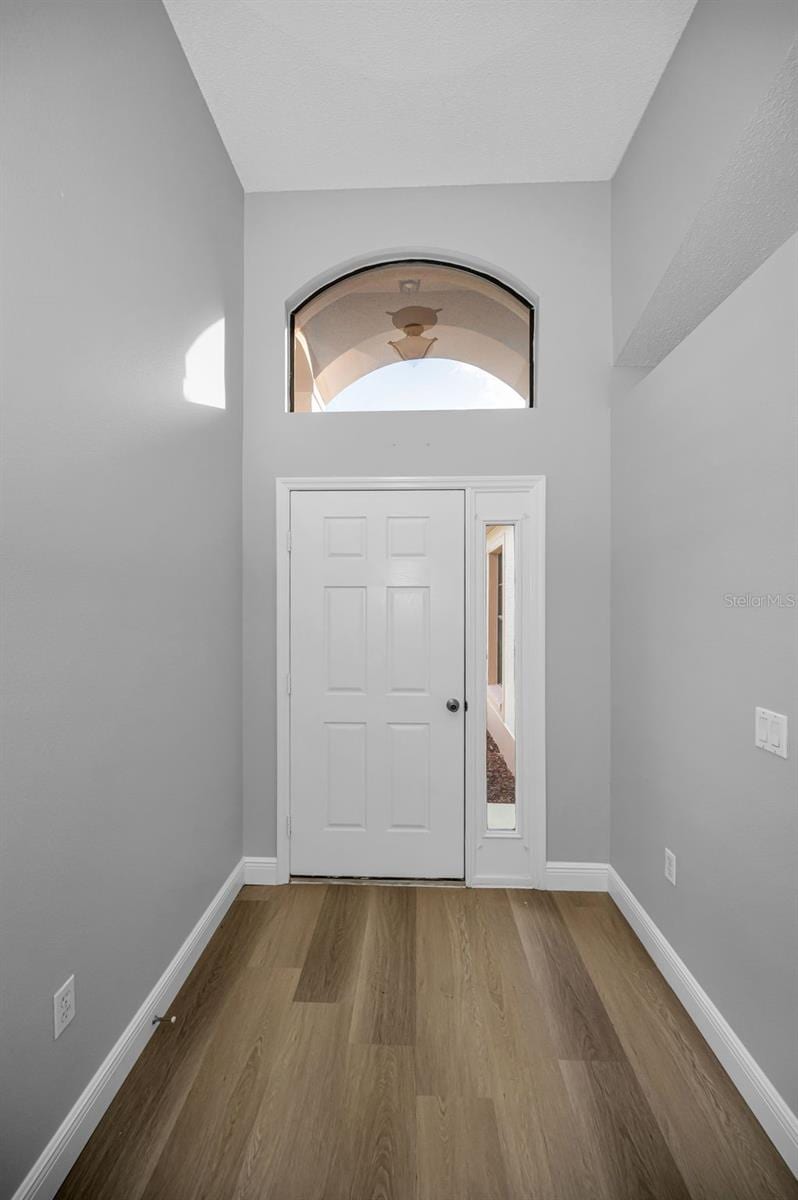 6240 Fairskies Dr photo 2