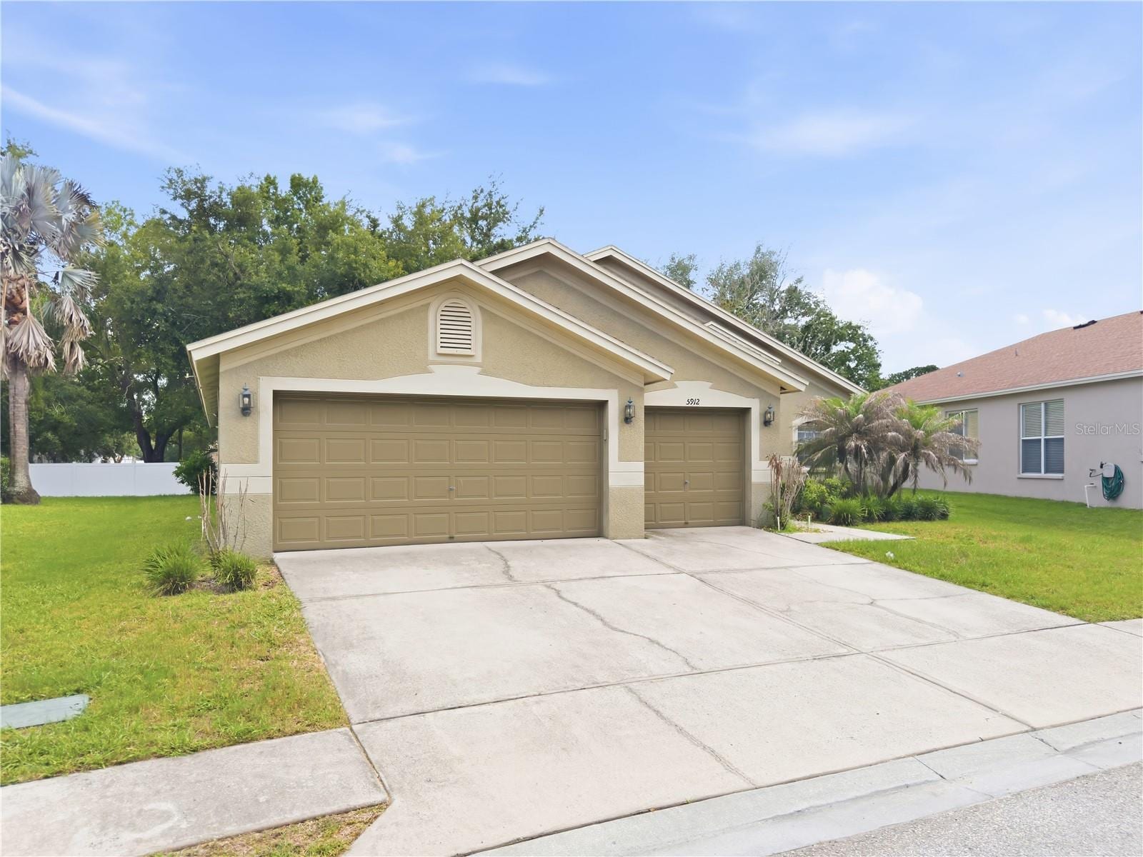 5912 Bramble Bush CT photo 3