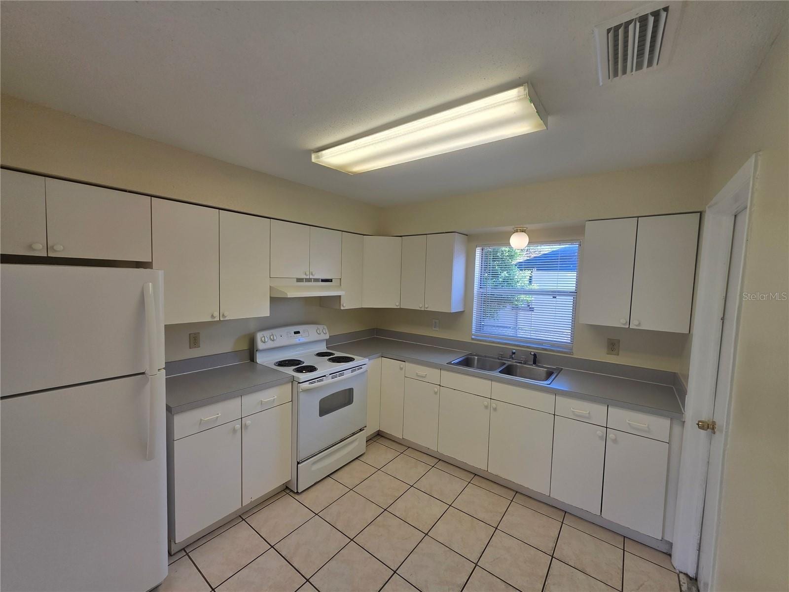 7334 Ponderosa Dr photo 3