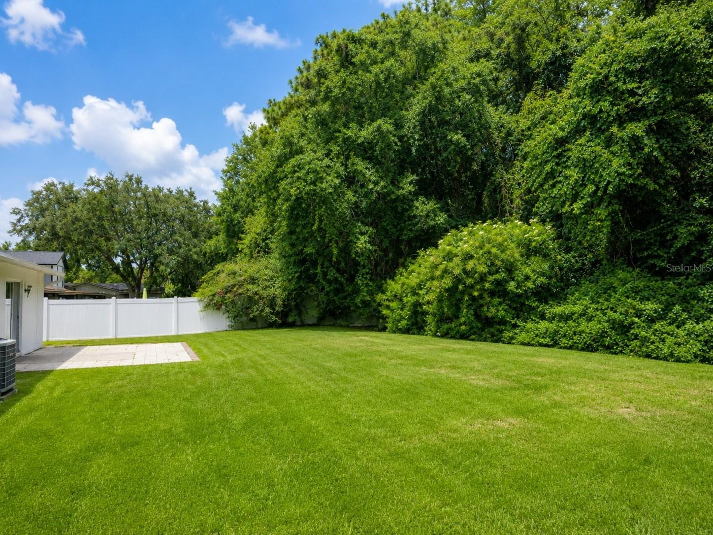 16518 Silverhill Dr photo 3