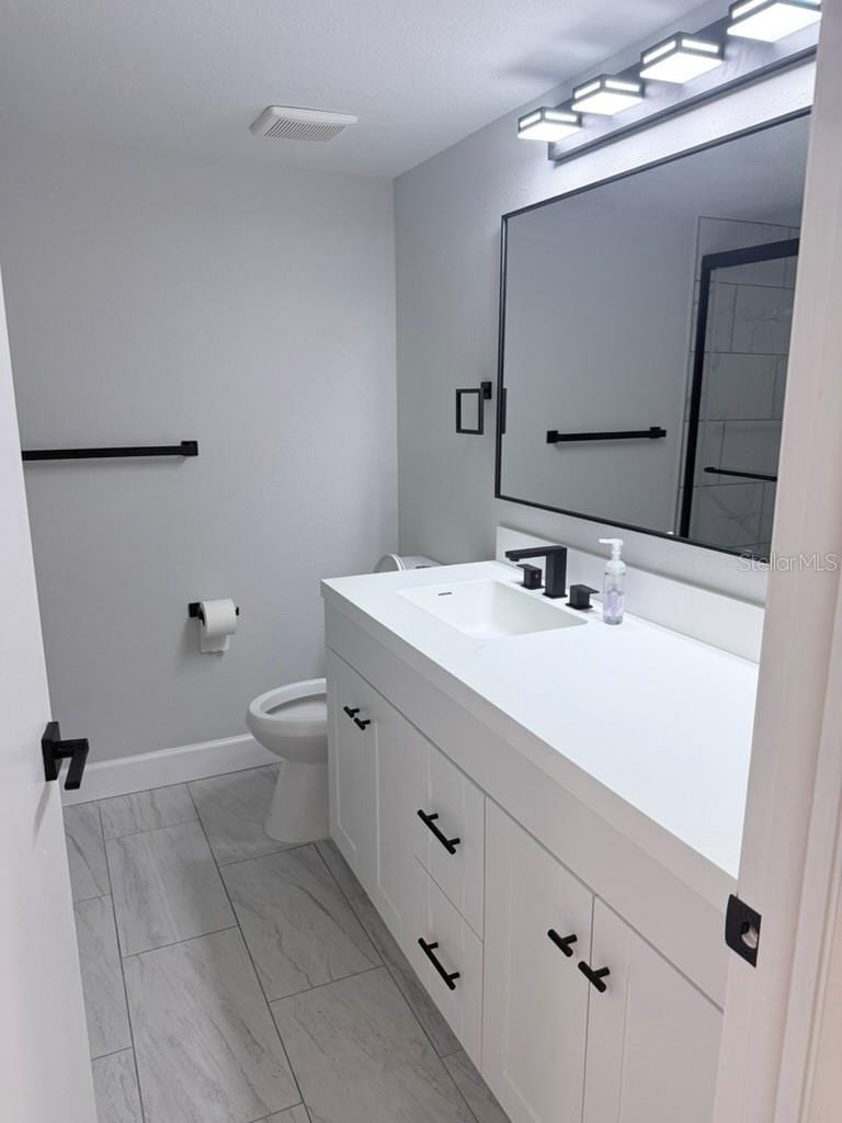 3300 Cove Cay Dr #2A photo 4