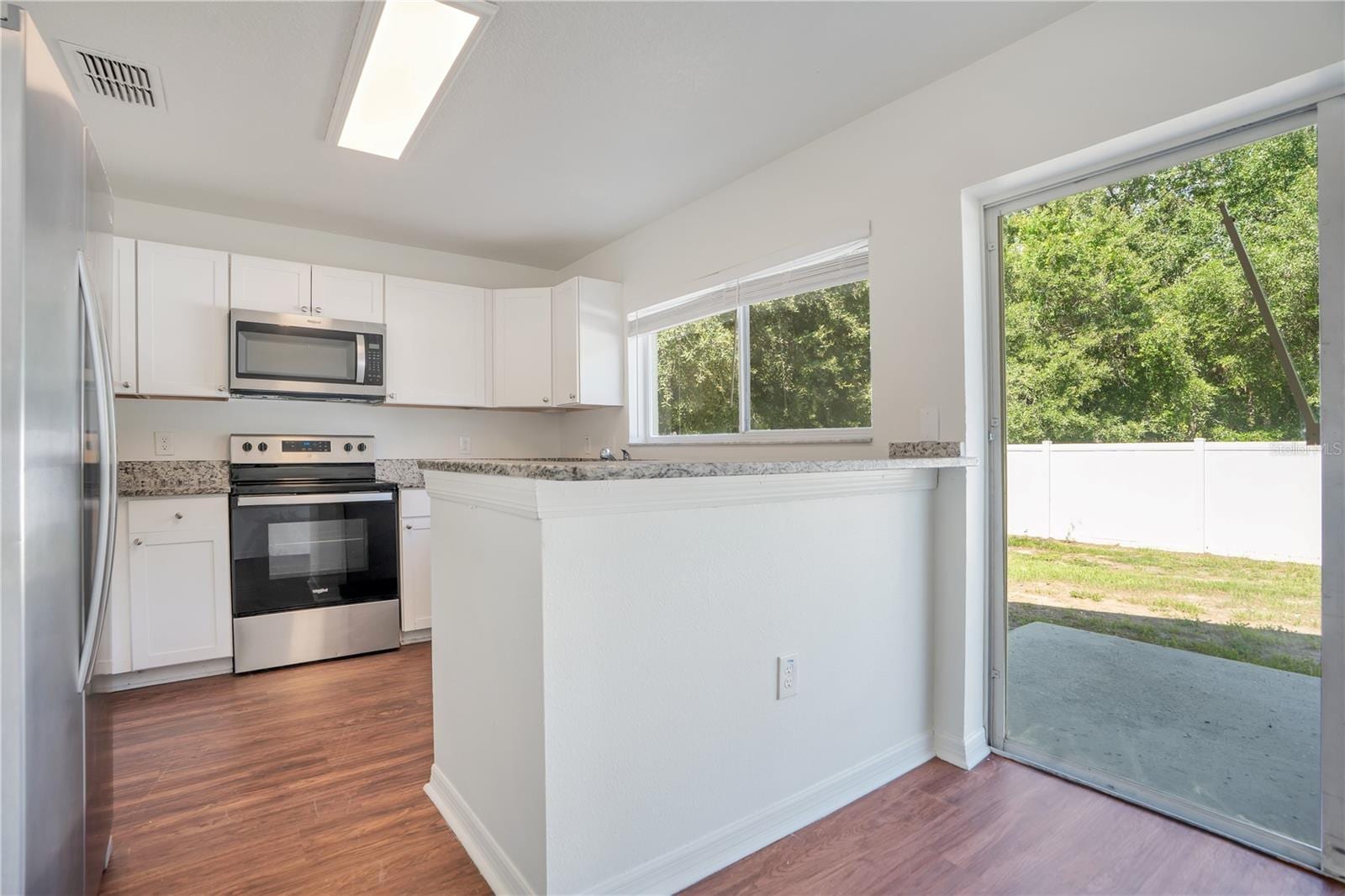 10225 Summerview Cir photo 2
